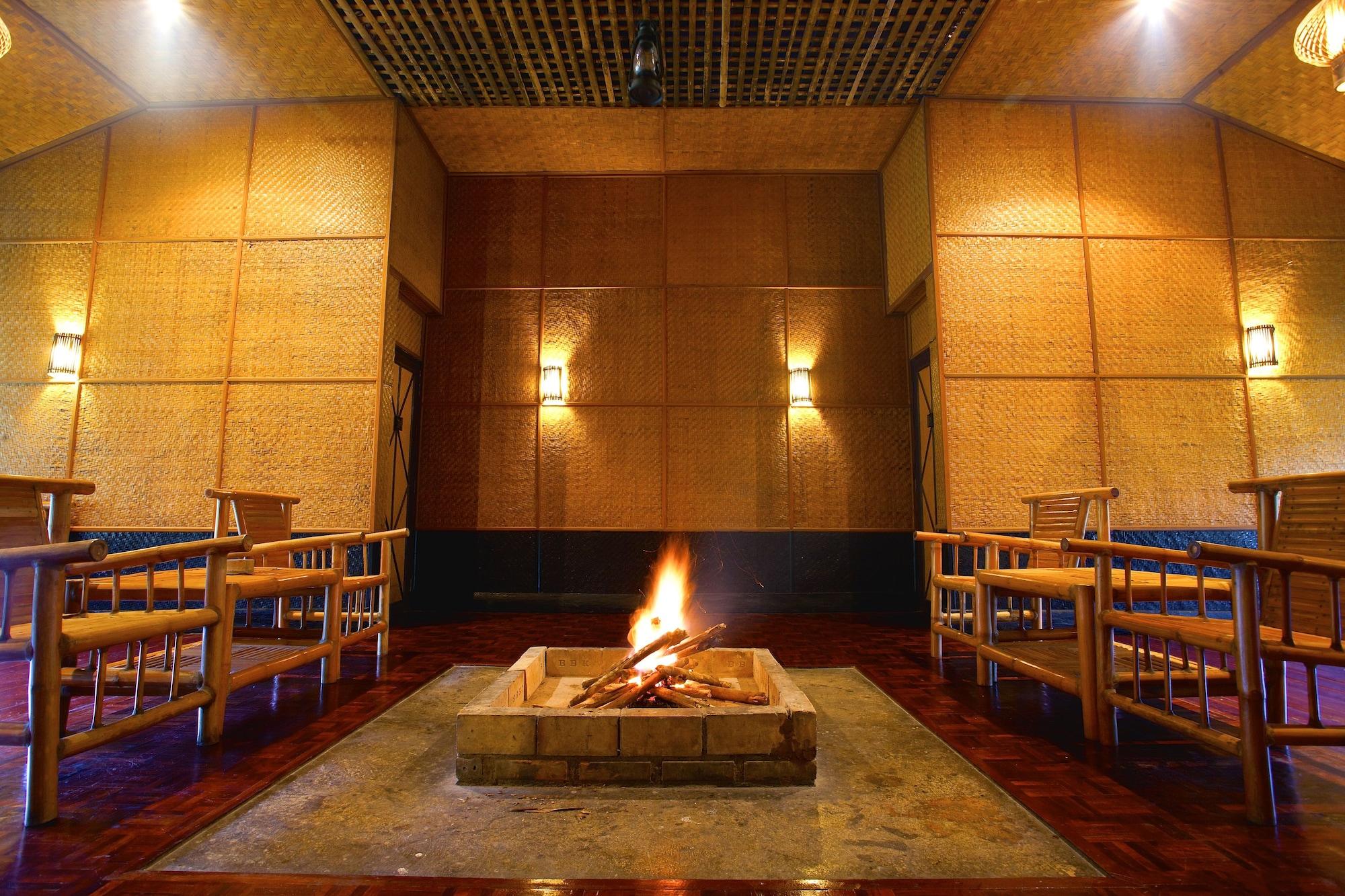 Hmong Hilltribe Lodge Mae Rim Εξωτερικό φωτογραφία