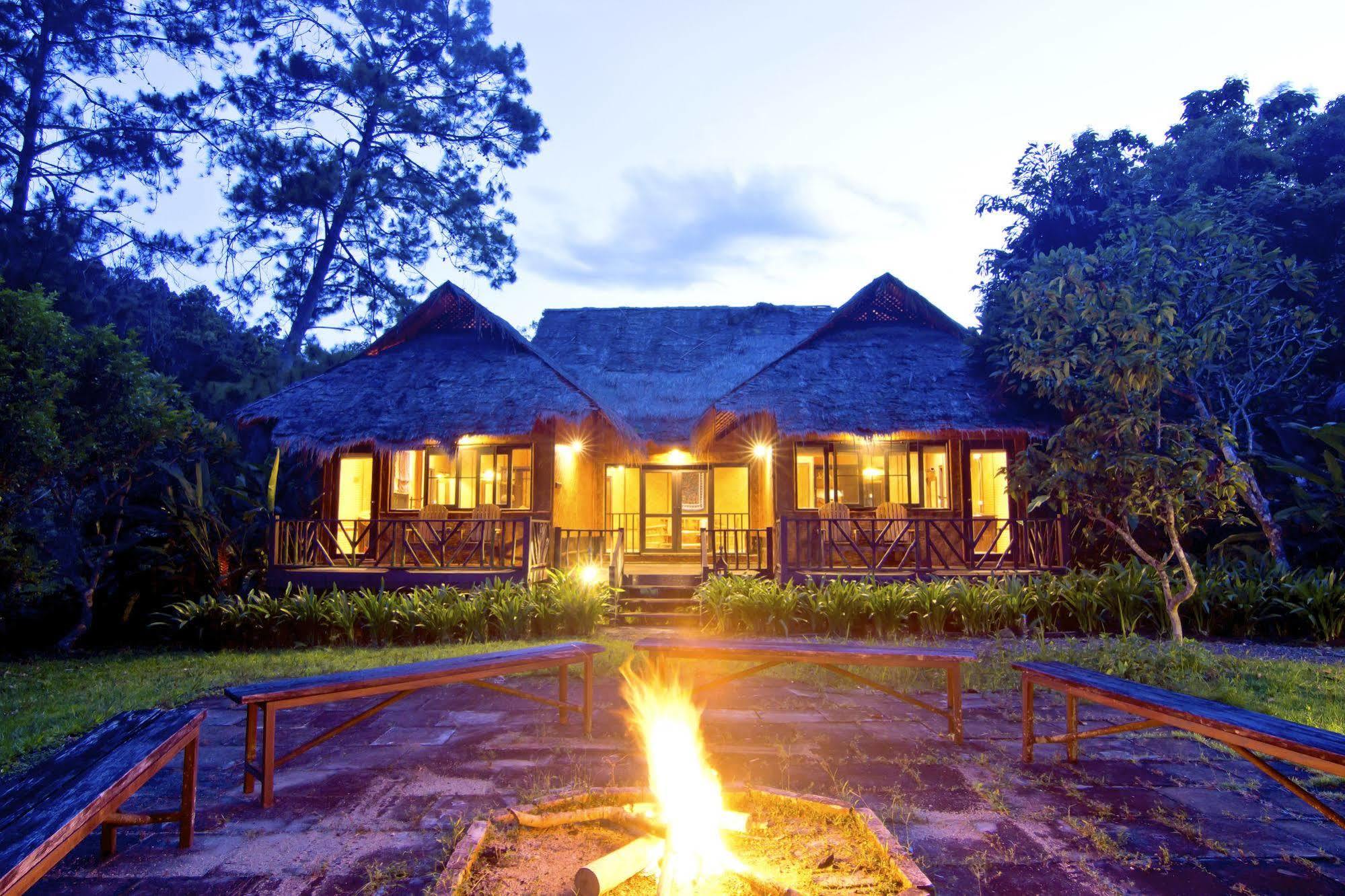 Hmong Hilltribe Lodge Mae Rim Εξωτερικό φωτογραφία