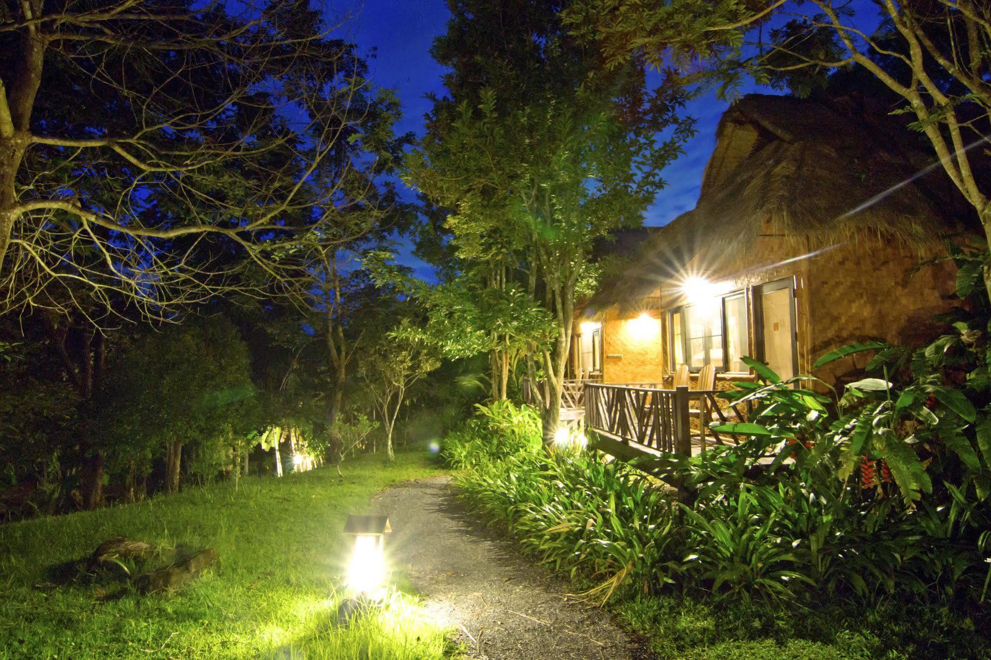 Hmong Hilltribe Lodge Mae Rim Εξωτερικό φωτογραφία