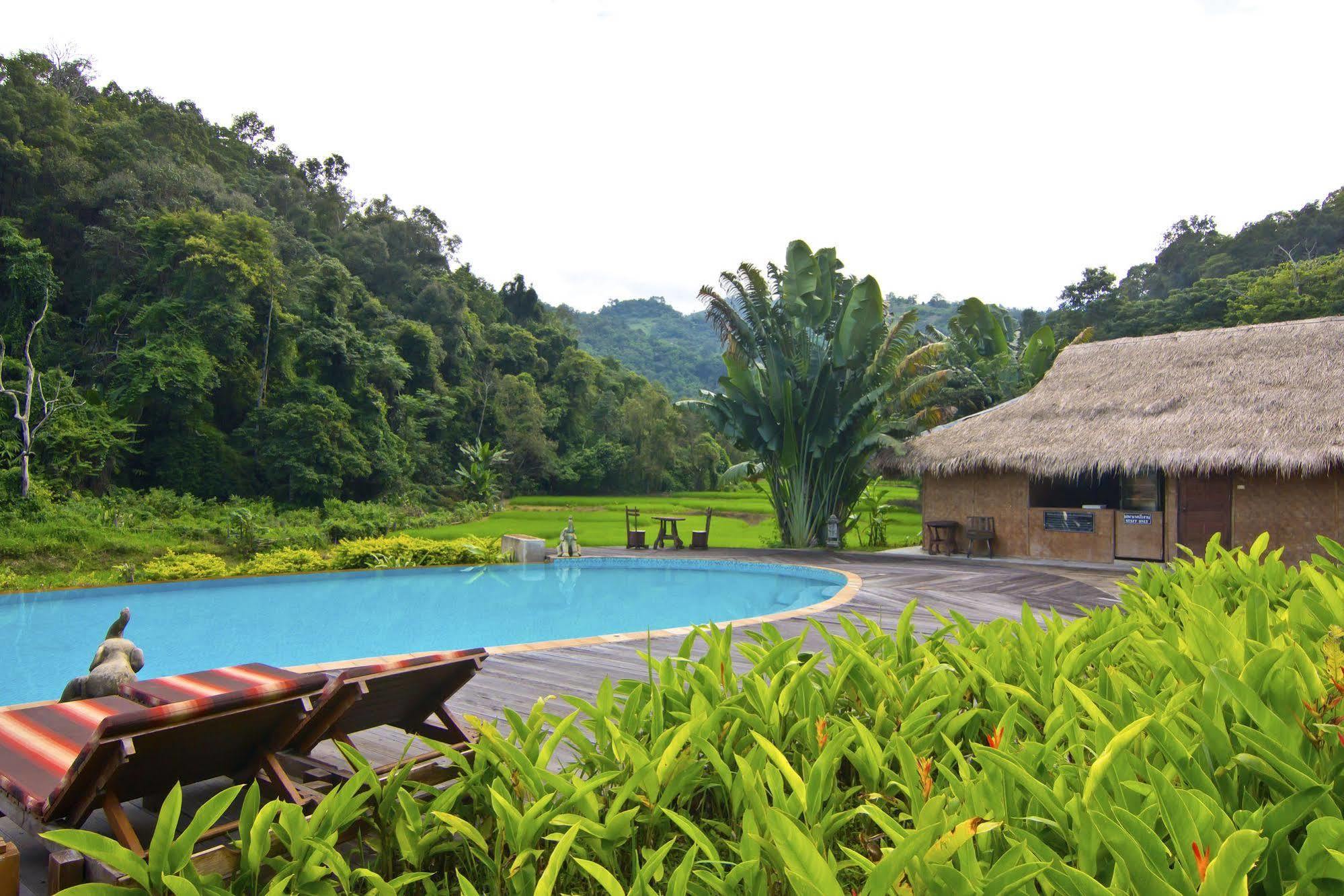 Hmong Hilltribe Lodge Mae Rim Εξωτερικό φωτογραφία